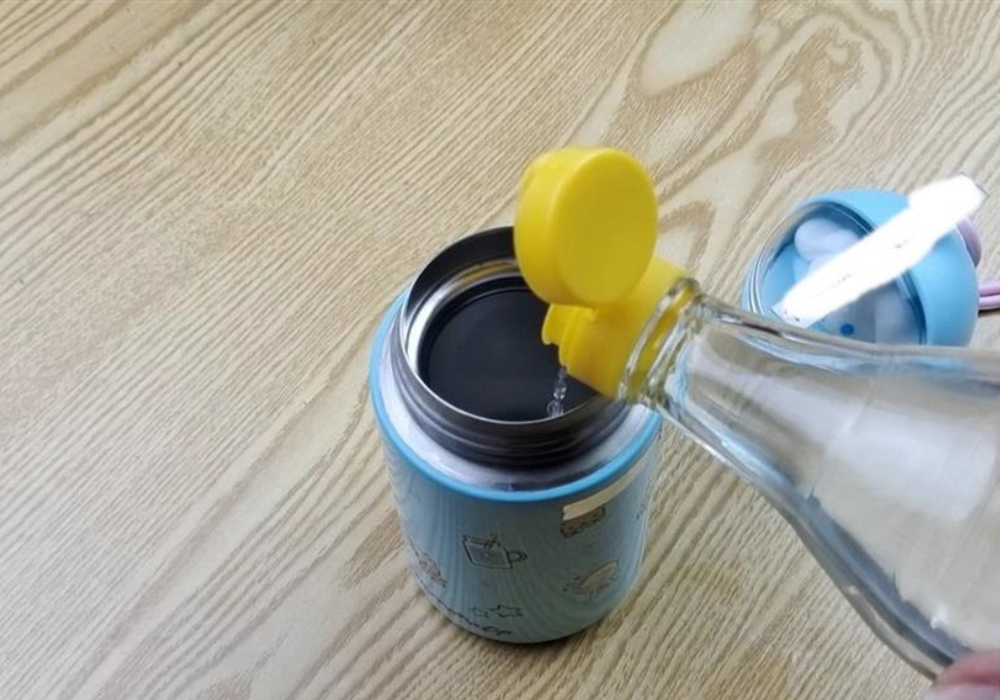 Hướng dẫn cách khử mùi hôi ly, bình giữ nhiệt đơn giản